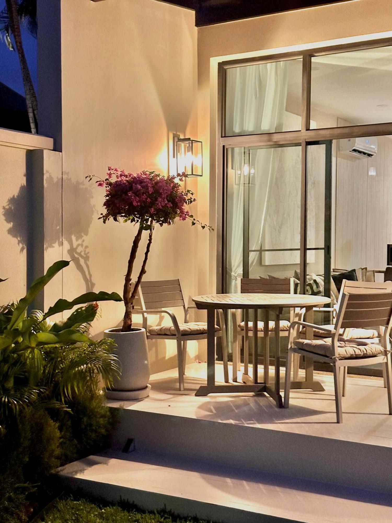 Onyx Villas By Tropiclook Nai Harn Exterior photo